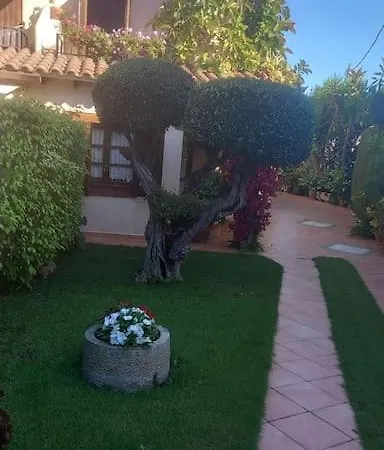 Casa Con Jardin En *