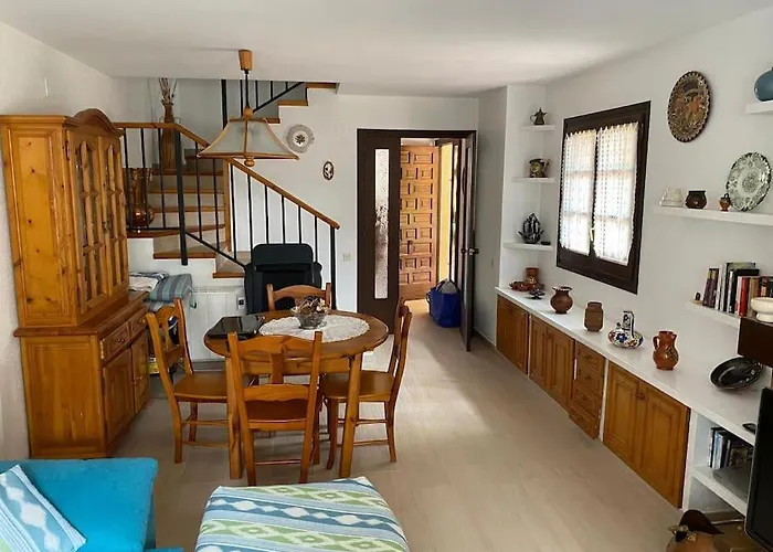 Casa Con Jardin En *