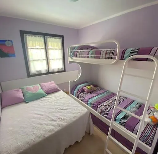 Casa Con Jardin En 펜션 Roda de Bará